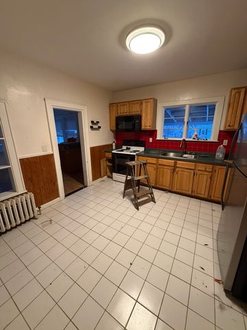 6 Merry Street, Bedford, NH 03110