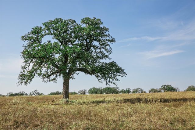 4254 Fm 180, Ledbetter, TX 78946