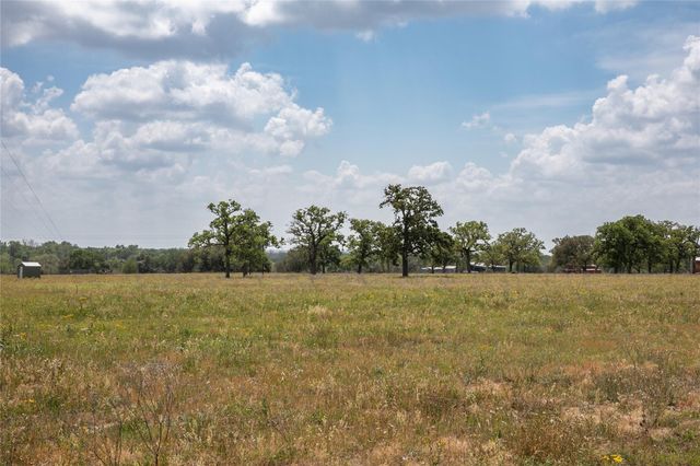 4254 Fm 180, Ledbetter, TX 78946