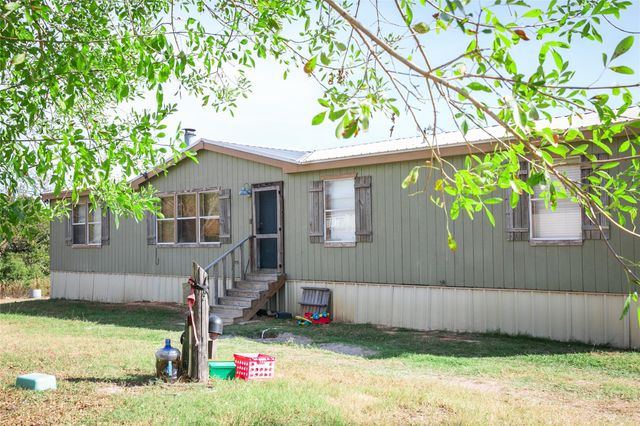 4254 Fm 180, Ledbetter, TX 78946