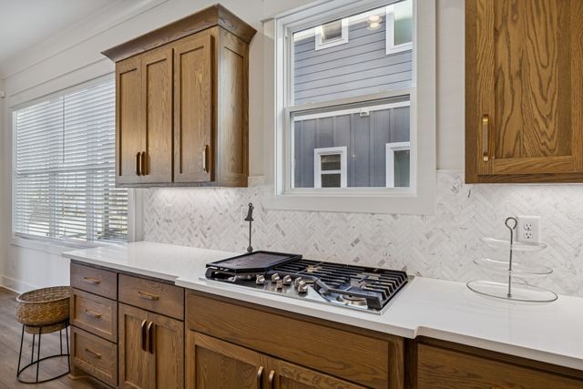 11 Hammock Dr, Winchester, TN 37398