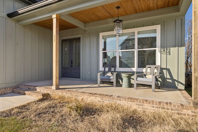 11 Hammock Dr, Winchester, TN 37398