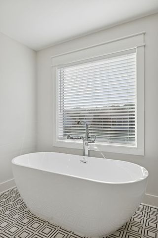 11 Hammock Dr, Winchester, TN 37398