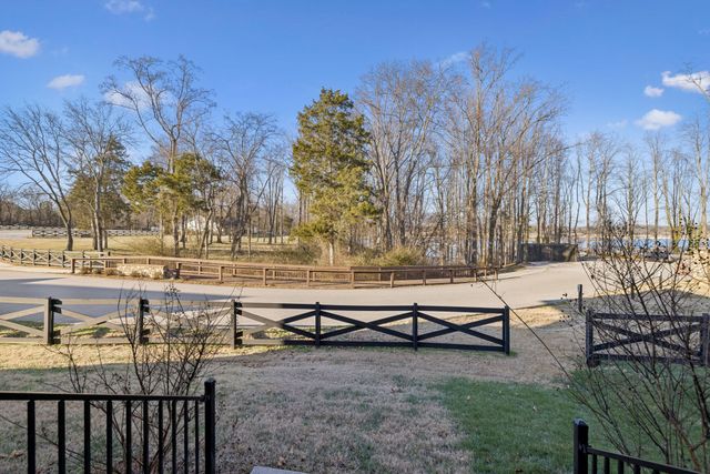 11 Hammock Dr, Winchester, TN 37398