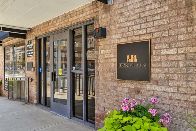 520 Washington Road 301, Mt Lebanon, PA 15228