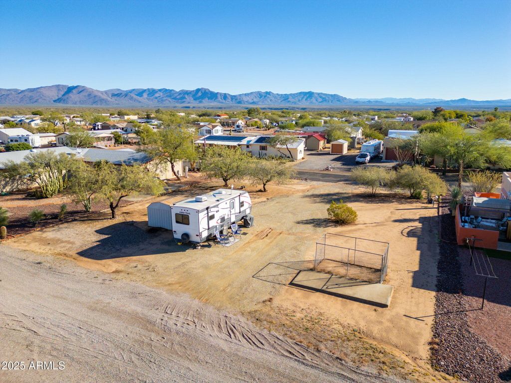 Image 10 of property listing at 30654 SUN RIDER Way 101, Congress, AZ 85332