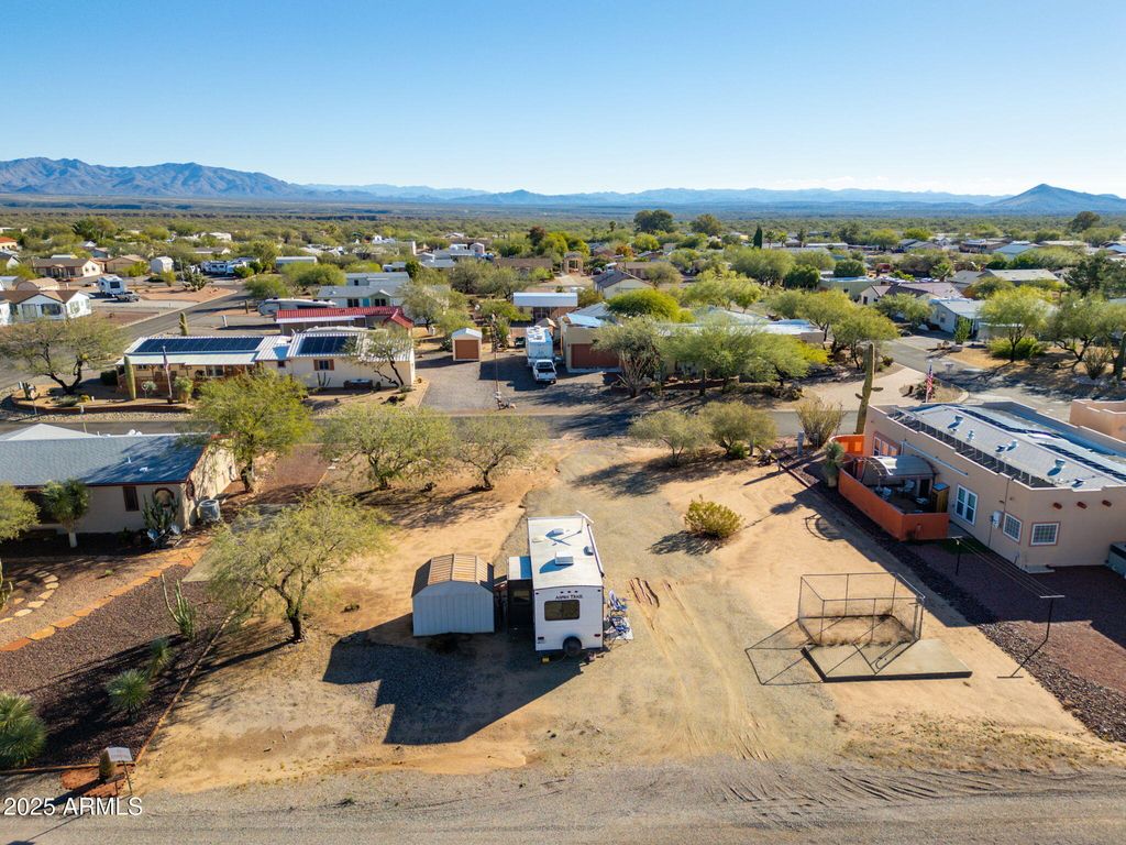 Image 11 of property listing at 30654 SUN RIDER Way 101, Congress, AZ 85332