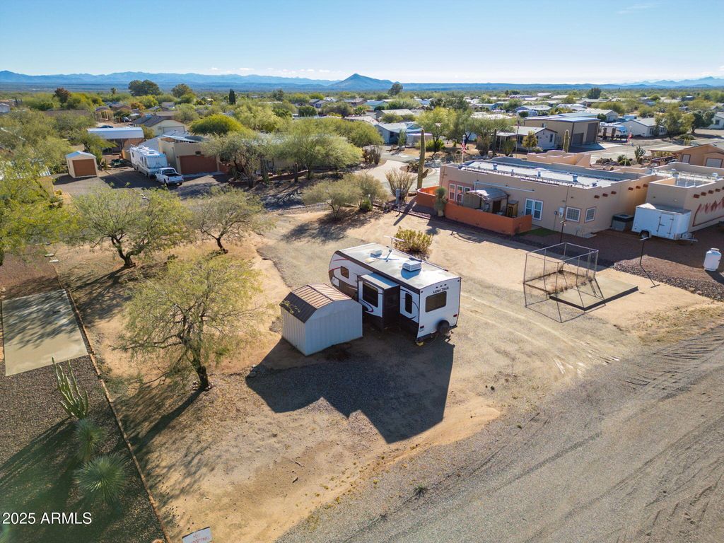 Image 12 of property listing at 30654 SUN RIDER Way 101, Congress, AZ 85332