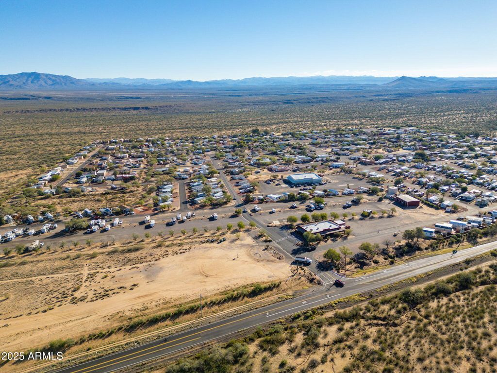 Image 27 of property listing at 30654 SUN RIDER Way 101, Congress, AZ 85332