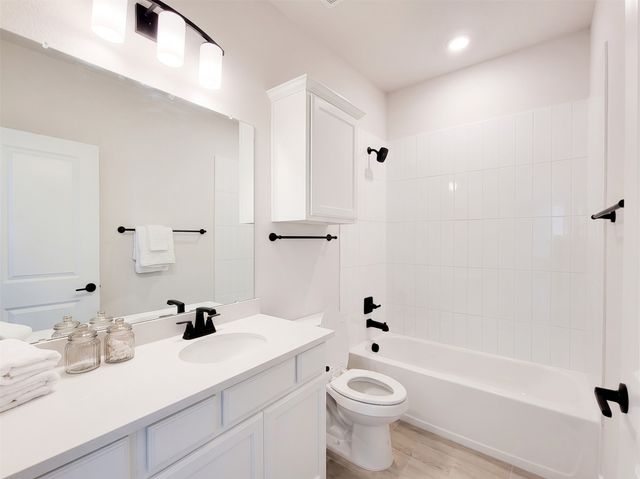 1813 Hidden Creek Drive, Midlothian, TX 76065