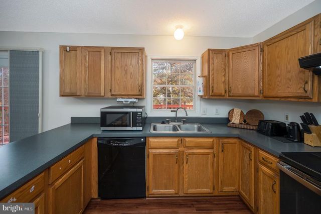 205 FAIRFAX LN, Locust Grove, VA 22508