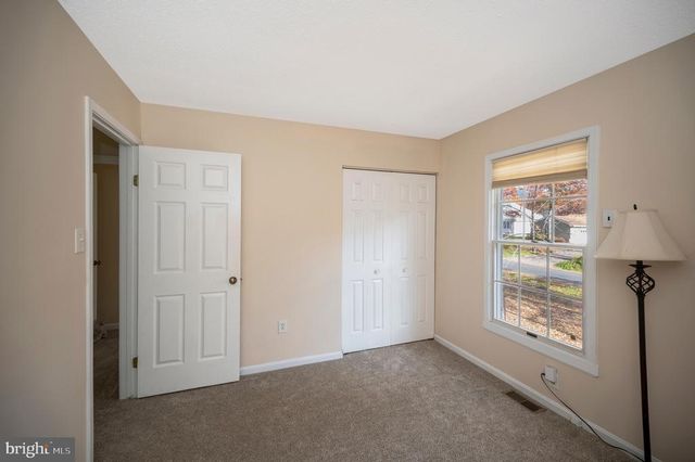 205 FAIRFAX LN, Locust Grove, VA 22508