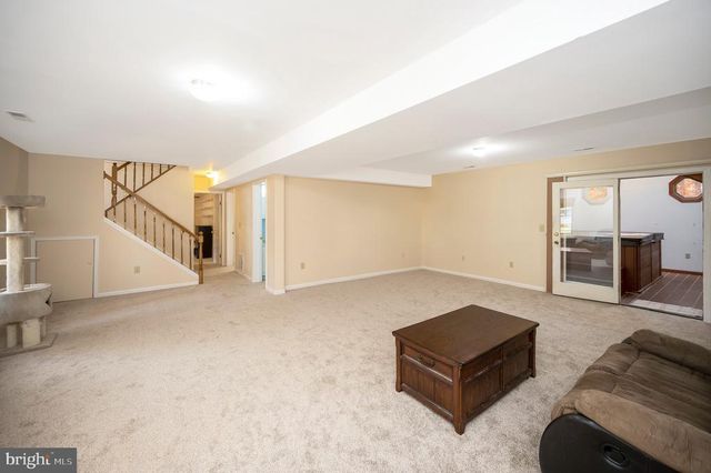 205 FAIRFAX LN, Locust Grove, VA 22508