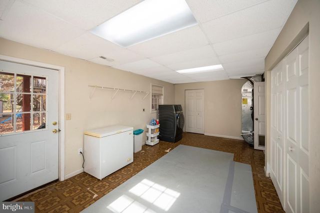 205 FAIRFAX LN, Locust Grove, VA 22508