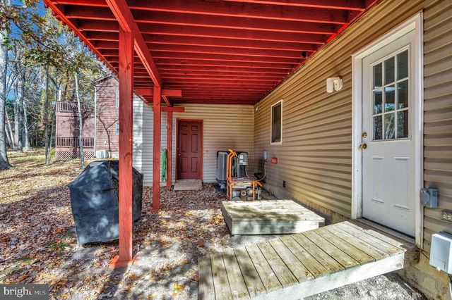 205 FAIRFAX LN, Locust Grove, VA 22508