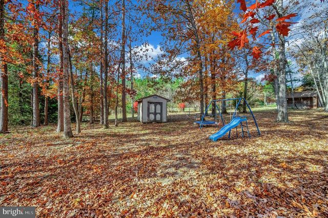 205 FAIRFAX LN, Locust Grove, VA 22508