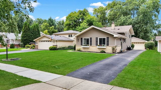 130 S Milton Avenue, Glen Ellyn, IL 60137
