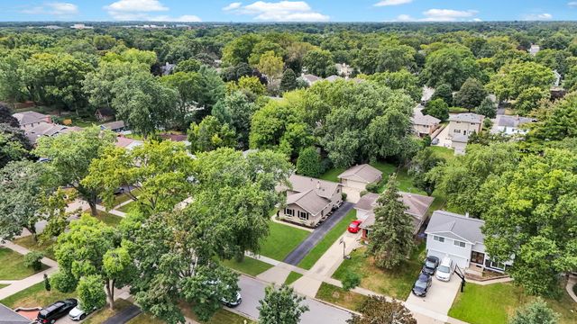130 S Milton Avenue, Glen Ellyn, IL 60137