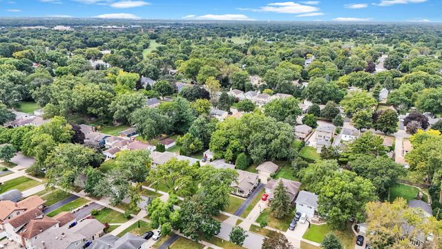 130 S Milton Avenue, Glen Ellyn, IL 60137