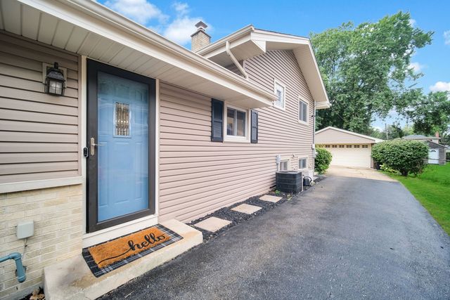 130 S Milton Avenue, Glen Ellyn, IL 60137