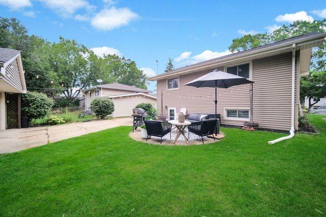 130 S Milton Avenue, Glen Ellyn, IL 60137