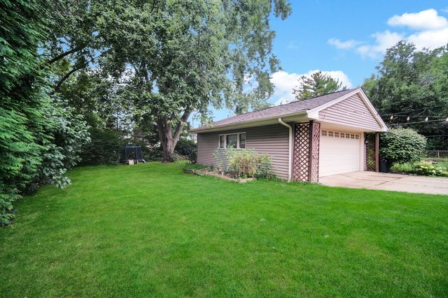 130 S Milton Avenue, Glen Ellyn, IL 60137