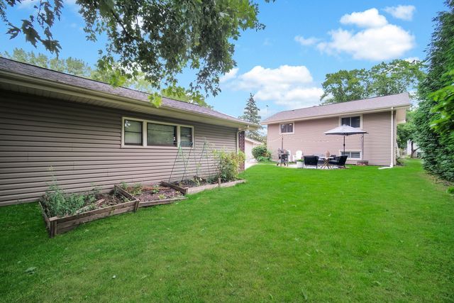 130 S Milton Avenue, Glen Ellyn, IL 60137