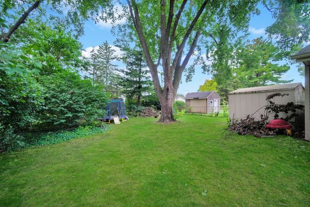 130 S Milton Avenue, Glen Ellyn, IL 60137