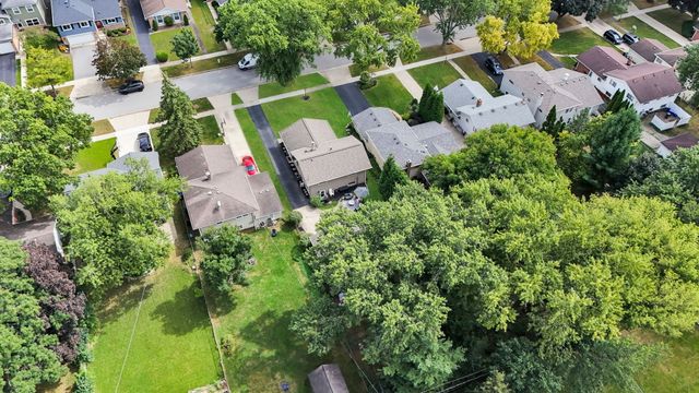 130 S Milton Avenue, Glen Ellyn, IL 60137