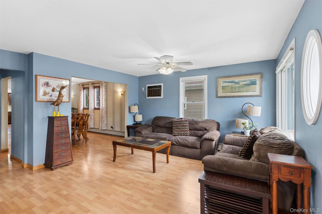 122 Commonwealth Avenue, Merrick, NY 11566 — photo 4