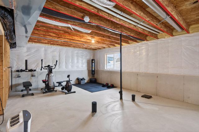 922 Mulberry Avenue NE, Montgomery, MN 56069