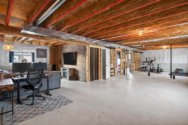 922 Mulberry Avenue NE, Montgomery, MN 56069