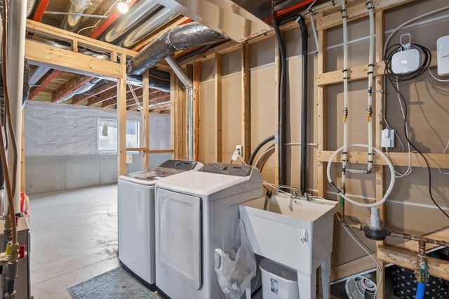 922 Mulberry Avenue NE, Montgomery, MN 56069