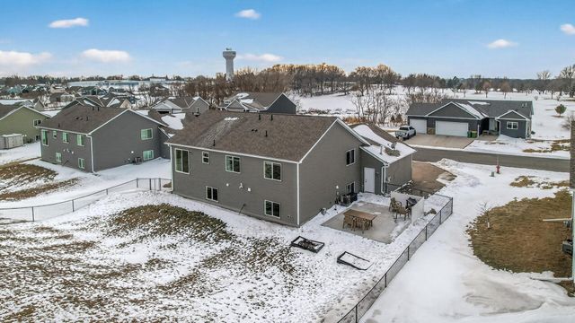 922 Mulberry Avenue NE, Montgomery, MN 56069