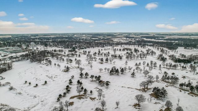 922 Mulberry Avenue NE, Montgomery, MN 56069