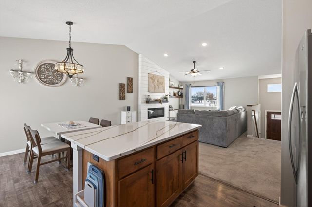 922 Mulberry Avenue NE, Montgomery, MN 56069