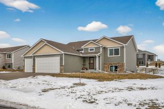 922 Mulberry Avenue NE, Montgomery, MN 56069