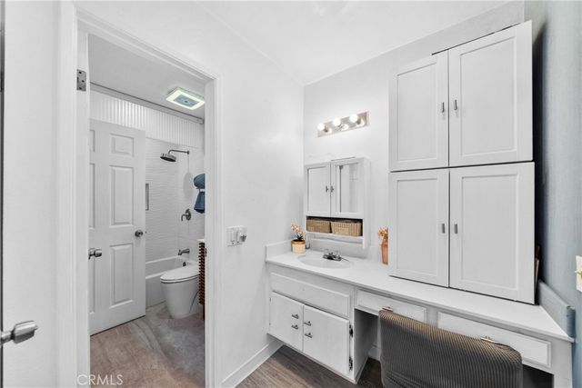 2921 S Sycamore St E, Santa Ana, CA 92707