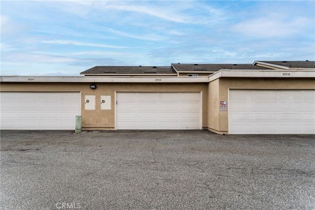 2921 S Sycamore St E, Santa Ana, CA 92707
