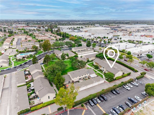 2921 S Sycamore St E, Santa Ana, CA 92707