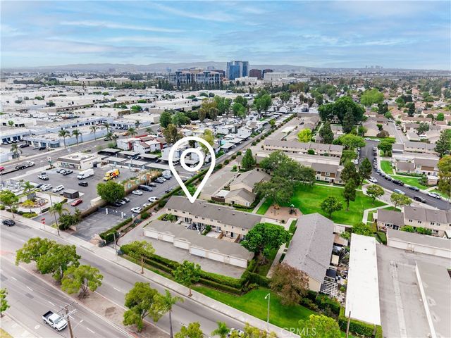 2921 S Sycamore St E, Santa Ana, CA 92707