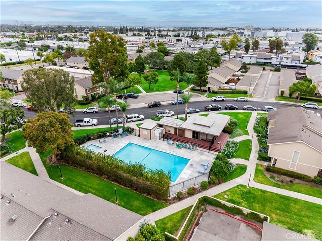 2921 S Sycamore St E, Santa Ana, CA 92707