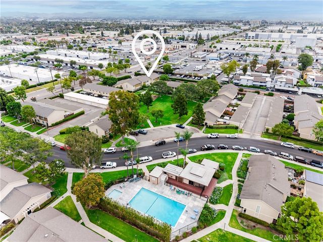 2921 S Sycamore St E, Santa Ana, CA 92707