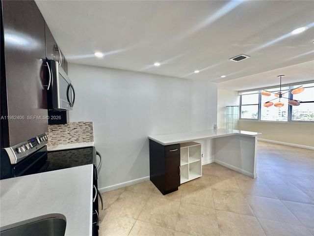 3180 S Ocean Dr 401, Hallandale Beach, FL 33009