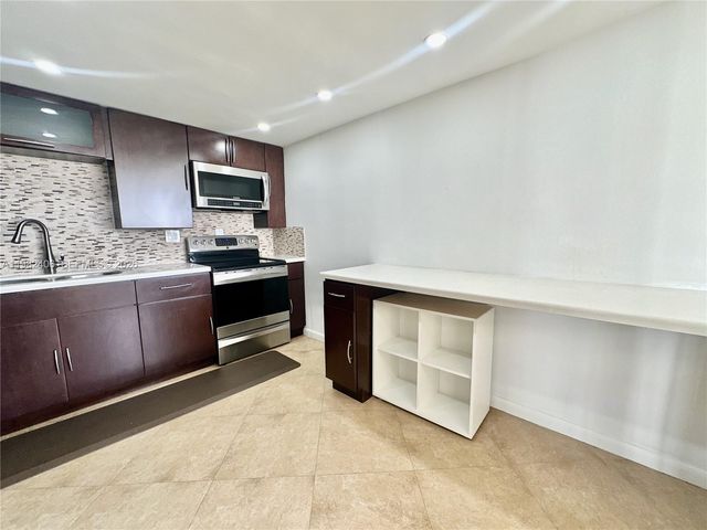 3180 S Ocean Dr 401, Hallandale Beach, FL 33009