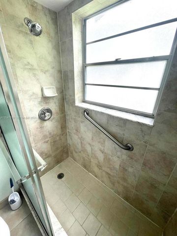 31 WINDSOR B 31, West Palm Beach, FL 33417