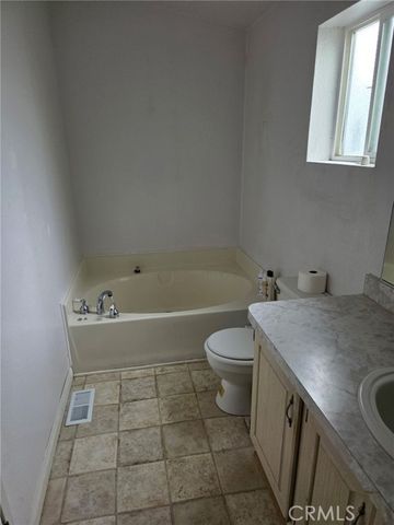 17700 WESTERN Avenue 1, Gardena, CA 90248