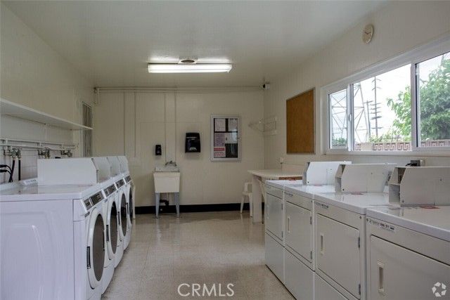 17700 WESTERN Avenue 1, Gardena, CA 90248