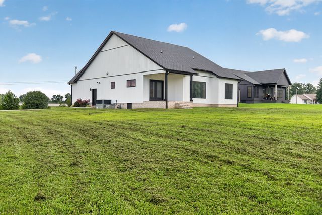 28 Harding Rd, Leoma, TN 38468