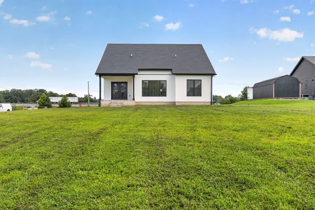28 Harding Rd, Leoma, TN 38468